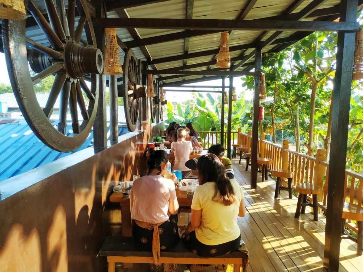 Dream House Guest House & Restaurant Ngwesaung Bagian luar foto